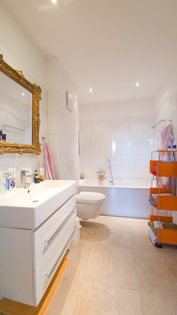 Gemütliche Wohnung mit Balkon, Abstellraum und Garage in zentraler Lage