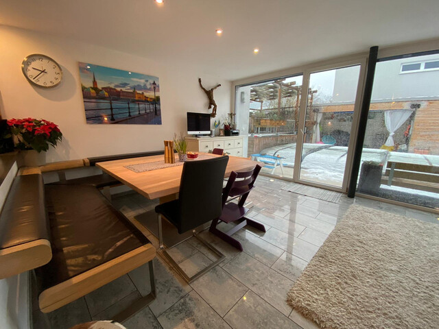 Exklusives Eckreihenhaus in absoluter Seenähe