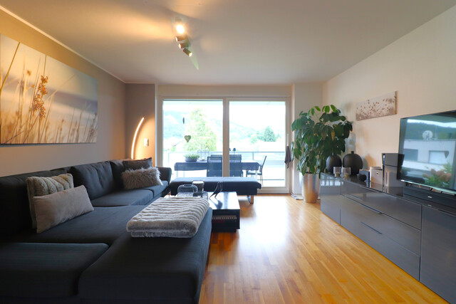 Feldkirch-Altenstadt: äußerst gepflegte Wohnung mit geräumiger Terrasse und 2 Tiefgaragen-Plätzen