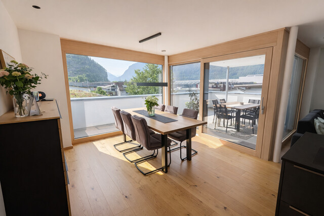 Möblierte 3-Zimmer Penthouse Wohnung inkl. 2 TG Plätzen 