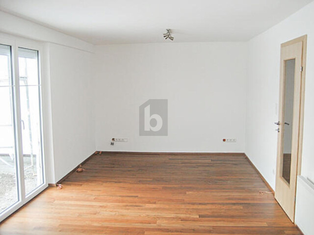 LUXUS DOPPELHAUS MIT POOL IN BESTER LAGE