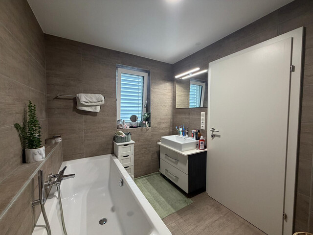 4-Zi-Wohnung mit Balkon in Höchst zu vermieten!