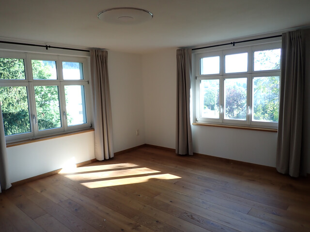 Feldkirch-Tisis …urban, eingebettet im Grünen, ein ganz besonderer Garten und viel Platz…