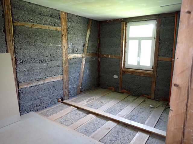 Feldkirch-Tisis …urban, eingebettet im Grünen, ein ganz besonderer Garten und viel Platz…