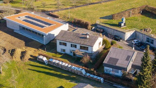 sanierungsbedürftiges Juwel in Lochau: großes Haus mit Seeblick und Garten!