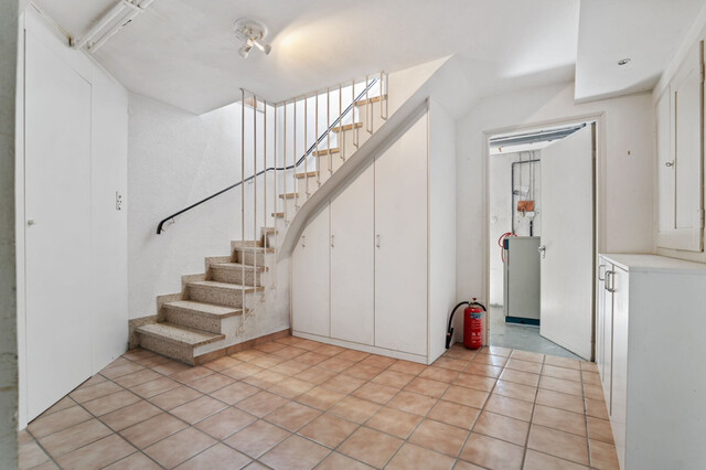 sanierungsbedürftiges Juwel in Lochau: großes Haus mit Seeblick und Garten!