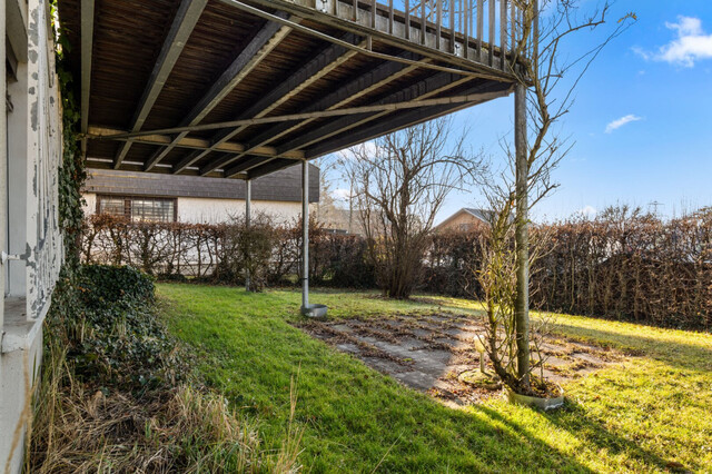 sanierungsbedürftiges Juwel in Lochau: großes Haus mit Seeblick und Garten!