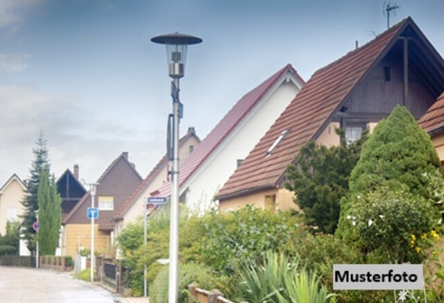 Modernes Einfamilienhaus mit großzügiger Terrasse & Doppelgarage