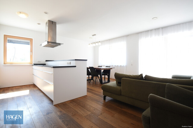 Neuwertiges Wohnhaus mit Carport und Werkstatt in Lustenau zu vermieten!