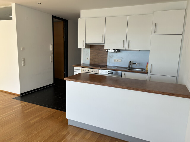 Sonnige Dachgeschosswohnung 74 m² mit Terrasse in Gisingen