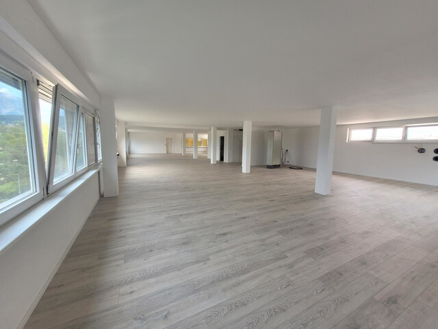 Schöne Büro-/Gewerbefläche im Industriegebiet