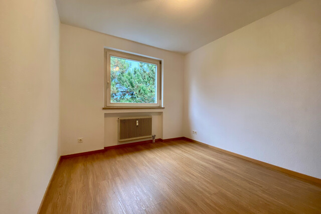 "ohne Provision" helle, geräumige 3,5 Zimmer Wohnung mit 2 Balkone