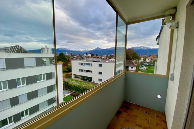 "ohne Provision" helle, geräumige 3,5 Zimmer Wohnung mit 2 Balkone