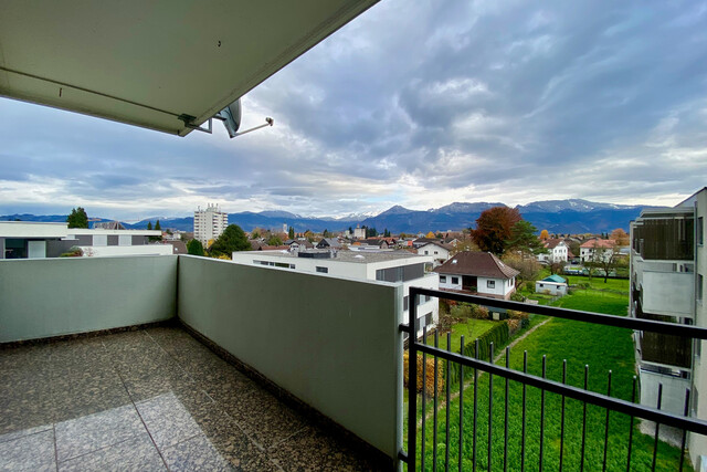 "ohne Provision" helle, geräumige 3,5 Zimmer Wohnung mit 2 Balkone
