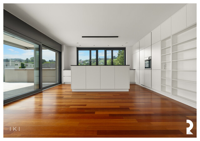 STILVOLLES PENTHOUSE IN BESTLAGE VON GÖFIS – GROSSZÜGIGE TERRASSE MIT PANORAMABLICK