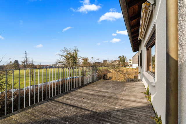 sanierungsbedürftiges Juwel in Lochau: großes Haus mit Seeblick und Garten!