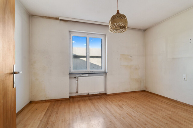 sanierungsbedürftiges Juwel in Lochau: großes Haus mit Seeblick und Garten!