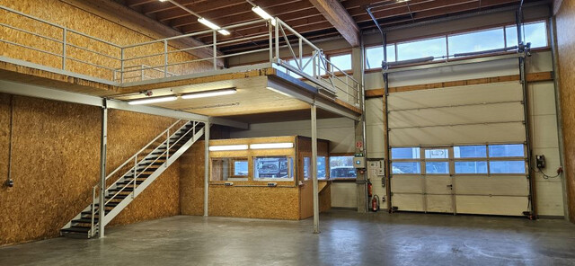 Halle/Werkstatt und Büroflächen im Betriebsgebiet Schwefel zu verkaufen