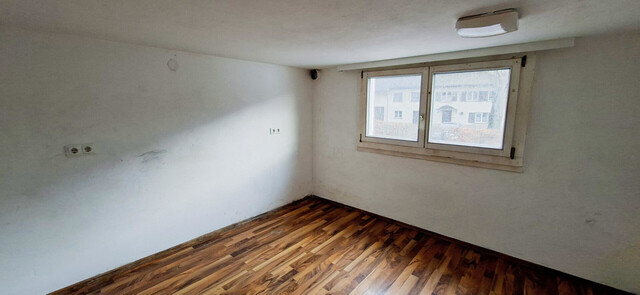 Charmantes Sanierungsobjekt in Altach – 8 Zimmer mit Balkon und Garten mit viel Potenzial!