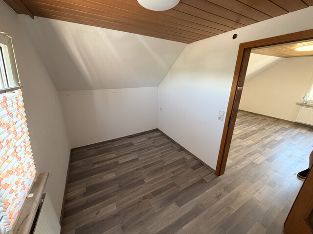 Älteres Einfamilienhaus an sehr ruhiger Wohnlage