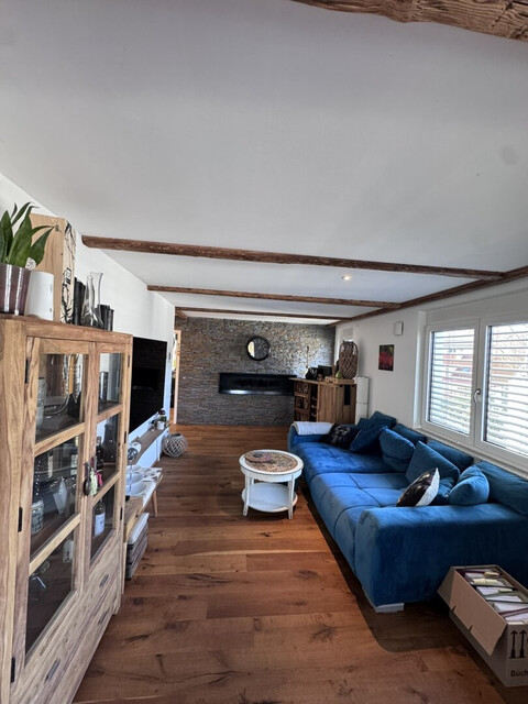 Lichtdurchflutete Dachgeschoss-Maisonette mit Traum-Blick auf den Weiher in Weißensberg!