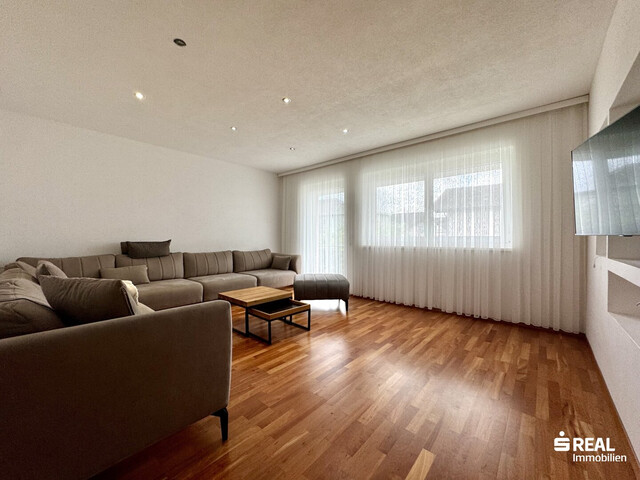 Modernisiertes Mehrfamilienhaus mit zwei großzügigen Wohnungen