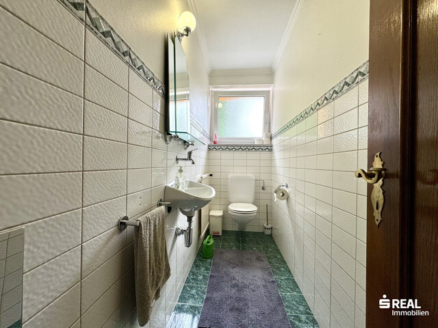 Modernisiertes Mehrfamilienhaus mit zwei großzügigen Wohnungen