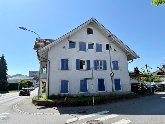 Zentral gelegenes Investorenprojekt, Haus mit 5 Wohnungen plus einem Bungalow in attraktiver Lage!