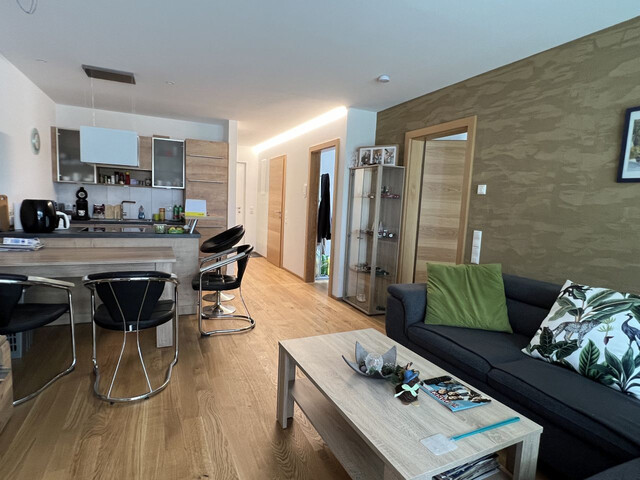 ZENTRALE STARTERWOHNUNG MIT GARTEN