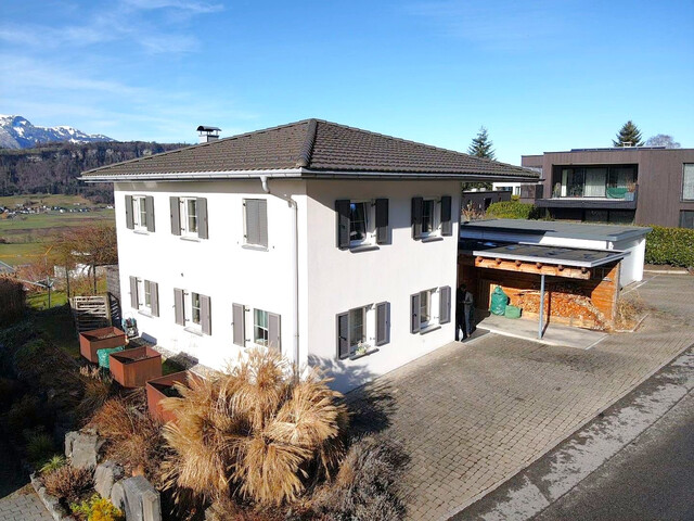 Feldkirch-Tisis: Einfamilienhaus im Landhaus-Stil mit atemberaubender Aussicht!