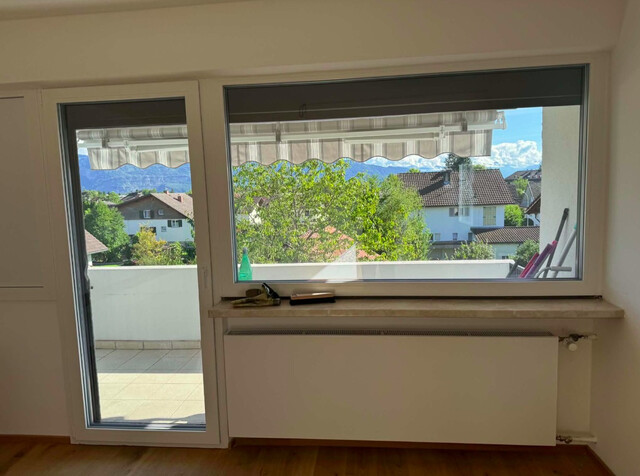 „Top renovierte 4-Zimmer-Wohnung mit 2 Balkonen, Bergblick & Tiefgarage in Lustenau“