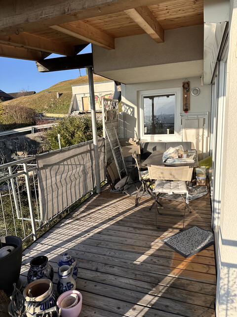 Altbau Dachgeschosswohnung mit Balkon, Garten, Stauraum &amp; Parkplatz!