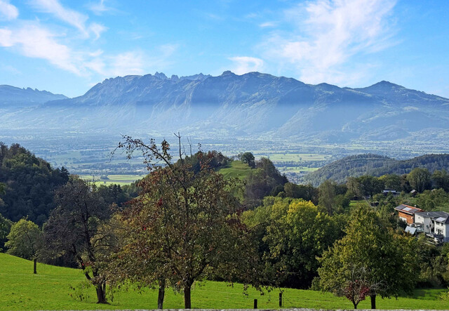 Attraktive Gartenwohnung mit Panoramablick über das Vorderland