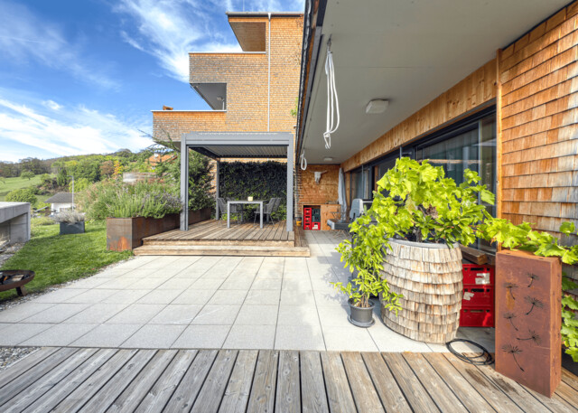 Attraktive Gartenwohnung mit Panoramablick über das Vorderland