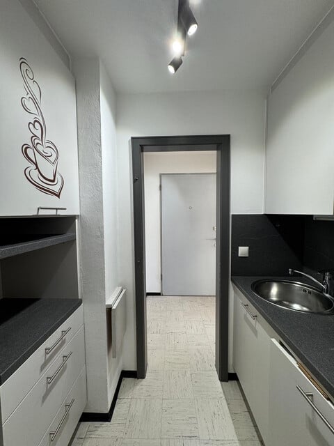 WIEDER VERFÜGBAR - Ruhige, zentrale, lichtdurchflutete Wohnung mit Blick über Dornbirn inkl. Parkplatz  WIEDER VERFÜGBAR