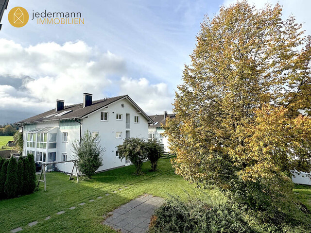 BLUDESCH: CHARMANTE, GERÄUMIGE 4-ZIMMER-WOHNUNG MIT TOLLEM WOHNFLAIR!