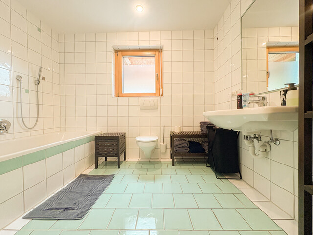 Gepflegte Doppelhaushälfte mit ausgebautem Dachboden