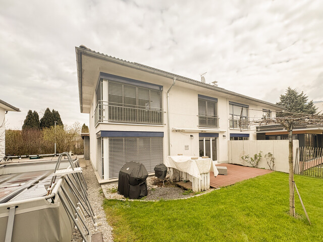 Gepflegte Doppelhaushälfte mit ausgebautem Dachboden