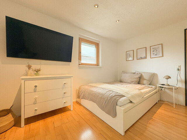 Gepflegte Doppelhaushälfte mit ausgebautem Dachboden