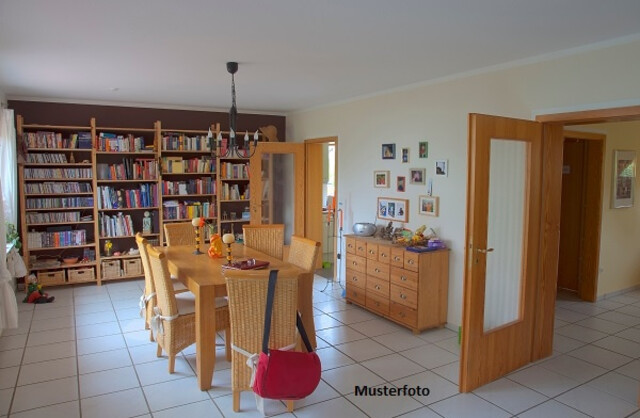 Ihr Reihenendhaus zum Wohlfühlen - Terrasse, Garten & Parkplatz