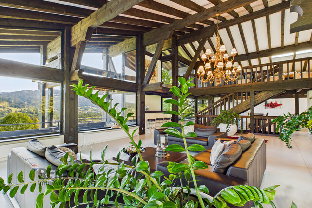 EIN HAUS FÜR MENSCHEN, DIE DAS BESONDERE ZU SCHÄTZEN WISSEN - WOHNEN MIT POOL & PANORAMABLICK