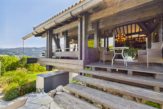 EIN HAUS FÜR MENSCHEN, DIE DAS BESONDERE ZU SCHÄTZEN WISSEN - WOHNEN MIT POOL & PANORAMABLICK