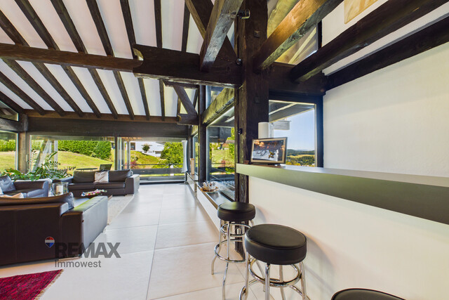 EIN HAUS FÜR MENSCHEN, DIE DAS BESONDERE ZU SCHÄTZEN WISSEN - WOHNEN MIT POOL & PANORAMABLICK