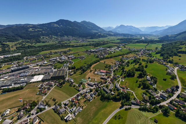 EIN HAUS FÜR MENSCHEN, DIE DAS BESONDERE ZU SCHÄTZEN WISSEN - WOHNEN MIT POOL & PANORAMABLICK