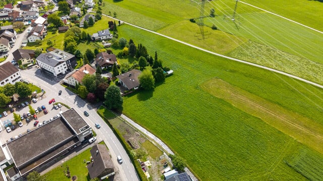 Sonnige Grundstücke in Bludesch jetzt verfügbar: Ihr Traumhaus auf 471m² wartet!