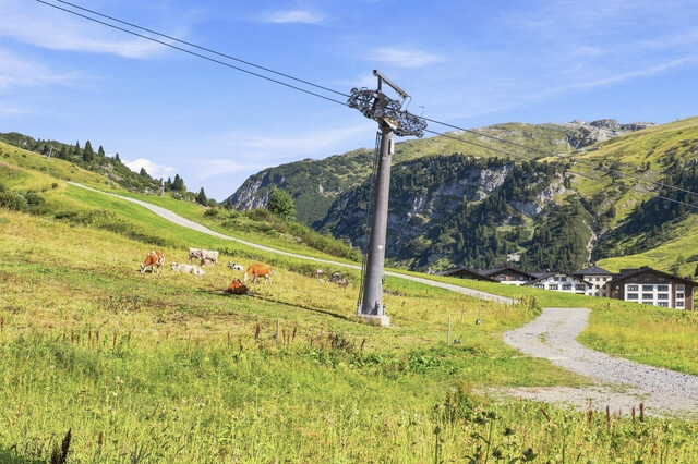 Alpines Entwicklungspotenzial im Herzen von Zürs - drei Einheiten