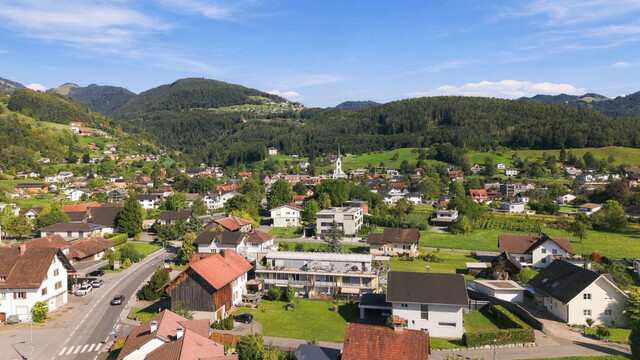 Gepflegte 4-Zi-Wohnung mit 2 Balkonen in Weiler
