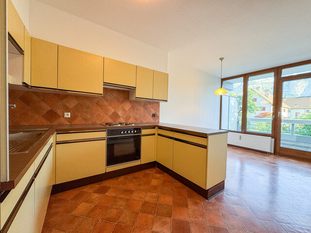 Sonnige 4,5 Zimmer-Wohnung mit schöner Terrasse und traumhaftem Bergblick!