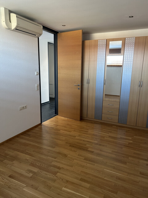 Sonnige Dachgeschosswohnung 74 m² mit Terrasse in Gisingen
