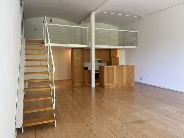 Schönes Loft mit Balkon